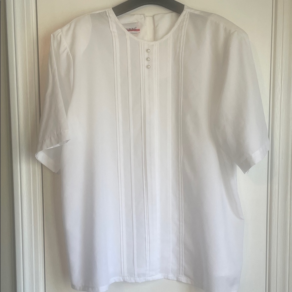 Ms. Bond White Short Sleeve Blouse Size 40